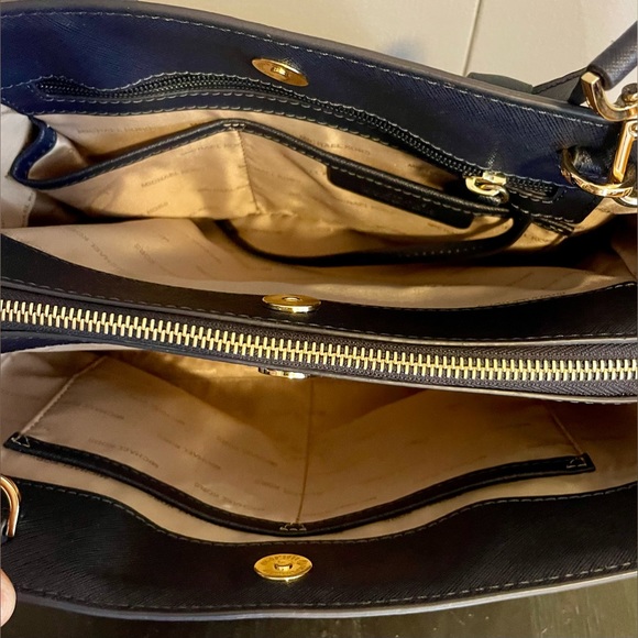 Michael Kors “Blue” Savannah Saffiano Leather Satchel/Crossbody - Picture 3 of 4